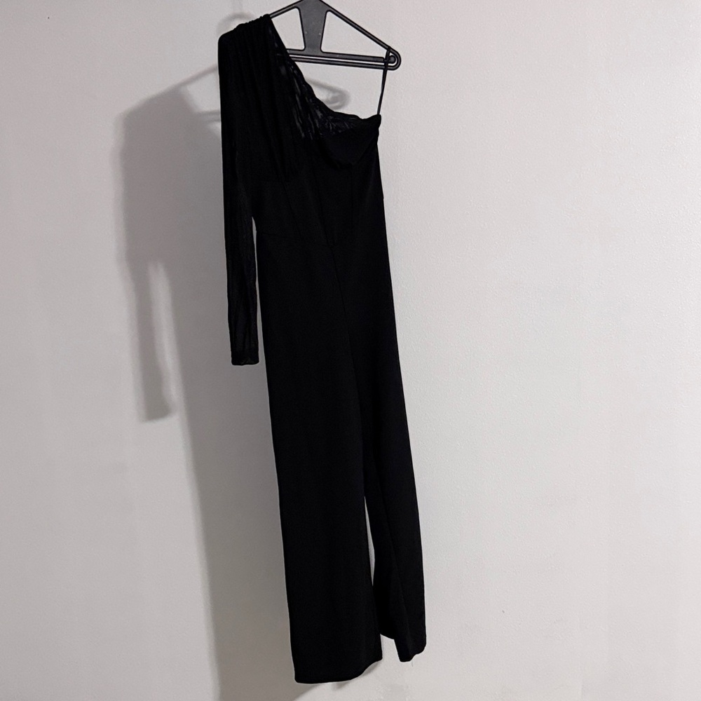 Elegant Black One-Shoulder Jumpsuit